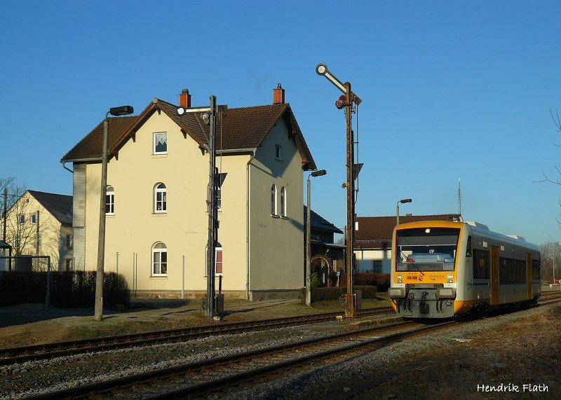 VT 3.03 der Freiberger Eisenbahn f�hrt am Morgen des 29.12.2008