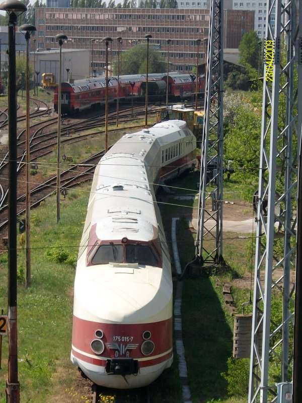 BR 175 zu sehen vom Bahnhof Berlin-Lichtenberg 
