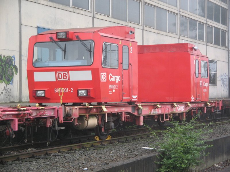 690 501, probably the remains of a cargo sprinter in