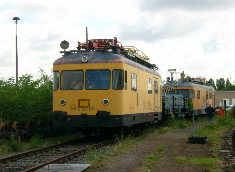 In the "far corner" these two Turmtriebwagen of BR 701