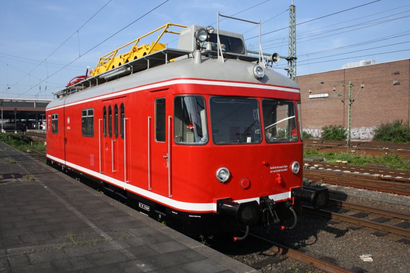 Abgestellt in D�sseldorf HBF war am 15.08.09 der Turmtriebwagen der