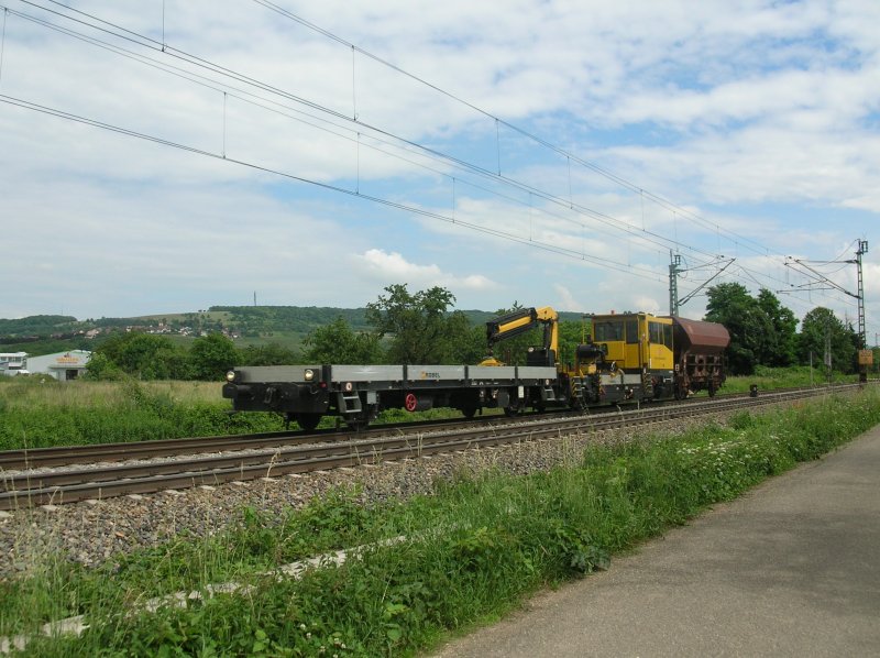 03/06/2008 15.33Uhr Br703 with a coal wagon in Eimeldingen north.