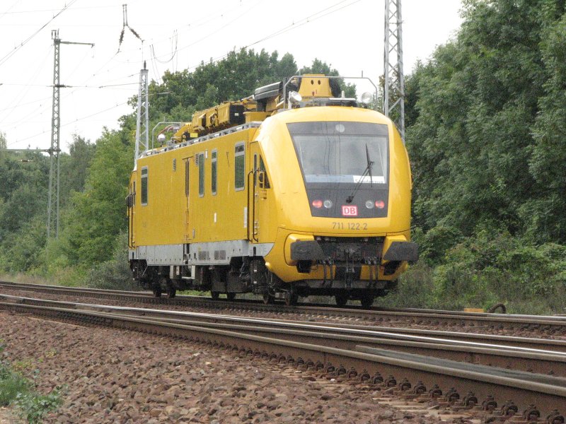 BR 711 of DB energy leaves Berlin after the head