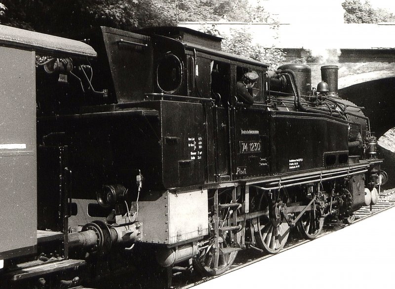 74 1230 in Erfurt-West, um 1986 