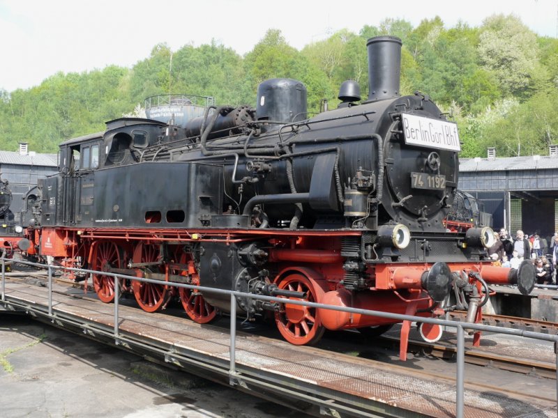 74 at 1192 on the turntable in Bochum-Dahlhausen 19/04/2009 (automatically