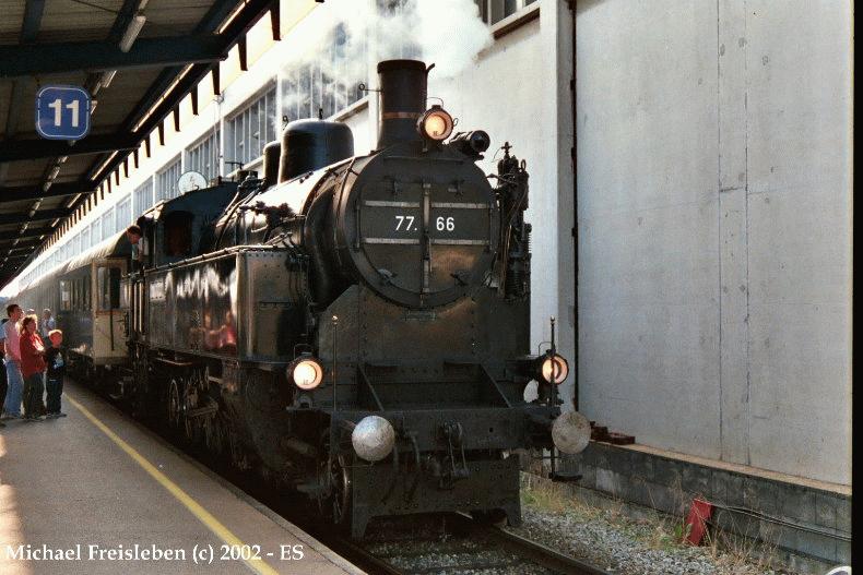 77.66 on a special train in Vienna South Station, 14-07-2002