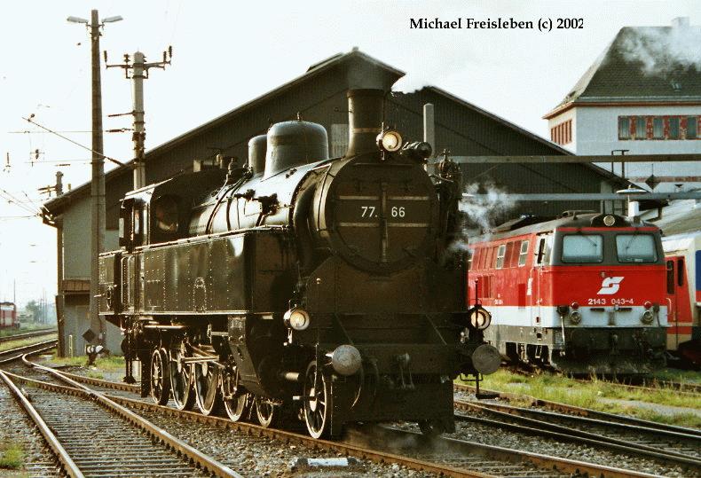 77.66 in der Traktion Wien Ost, am 01-09-2002 