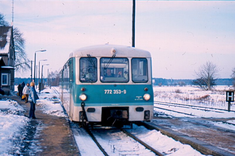 Winter 2002: 772 353-9 auf der Fahrt von Neuruppin nach