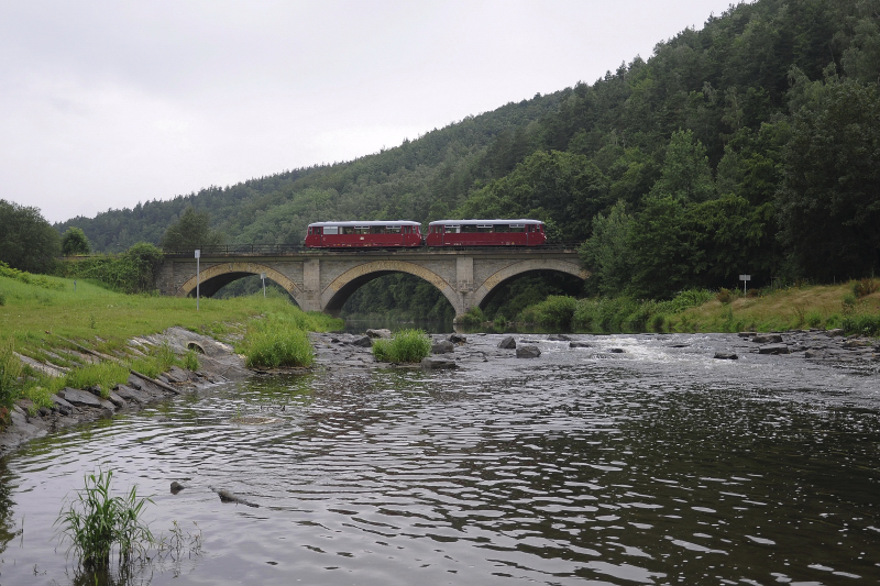 Ferkeltaxe im Elstertal / Einfahrt Tunnel Rothenthal am 12.07.2009 
