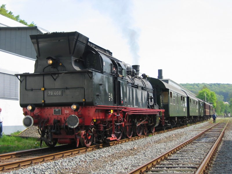 78 468 mit einem Sonderzug in Ennepetal-Kluterth�hle am 30.04.2009 