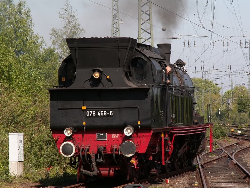 The 078468-6 in Krefeld railway station. The photo is from