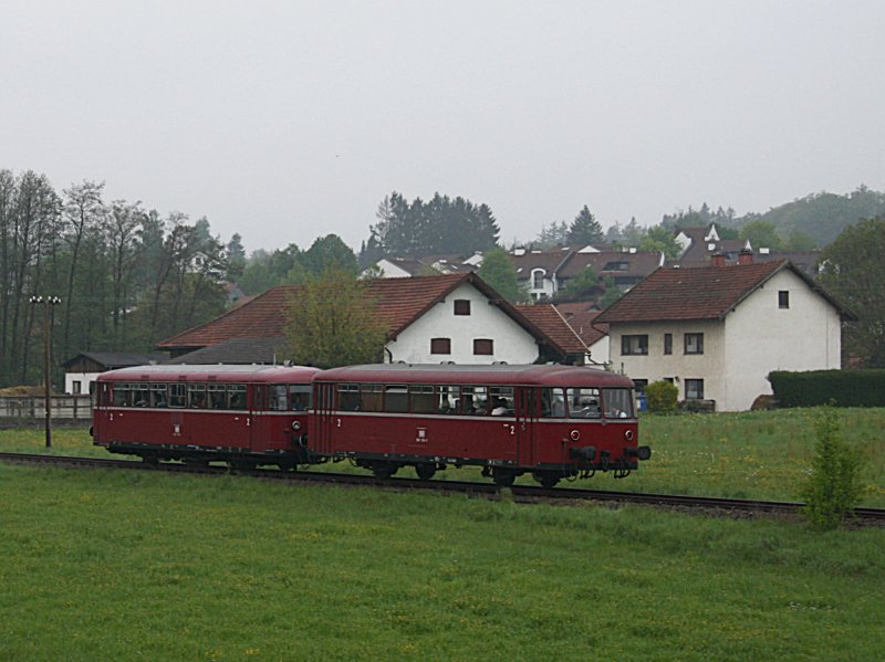 Der VT 98 der PEF am 01.05.2009 unterwegs auf der