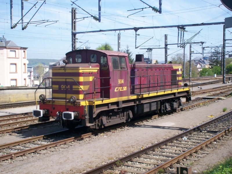Shunter 904 parked in the marshalling yard of Pétange 22.04.07.