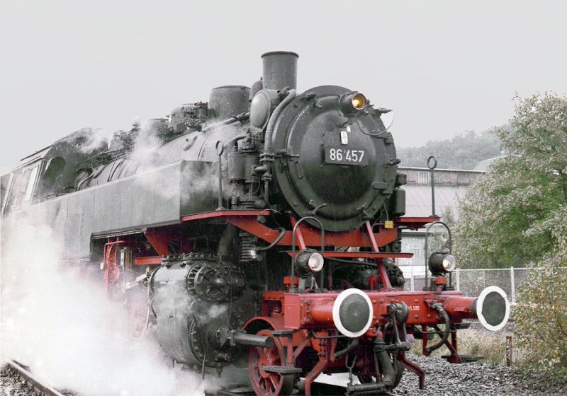 86 457 bei der Ausfahrt mit Sonderzug w�hrend einer Ausstellung