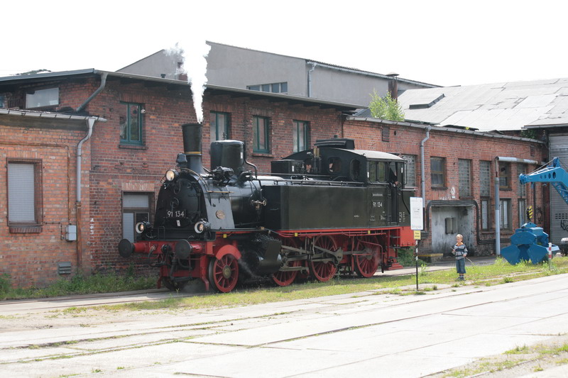 In the Bw Schwerin 91 134 pauses after the exit.