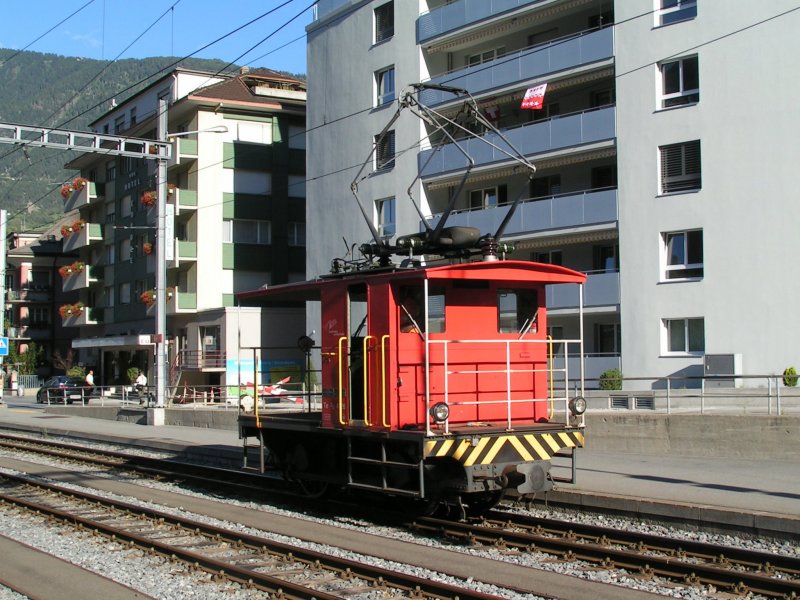 Te 2/2 f�hrt zum n�chsten Einsatz im MGB Bahnhof von