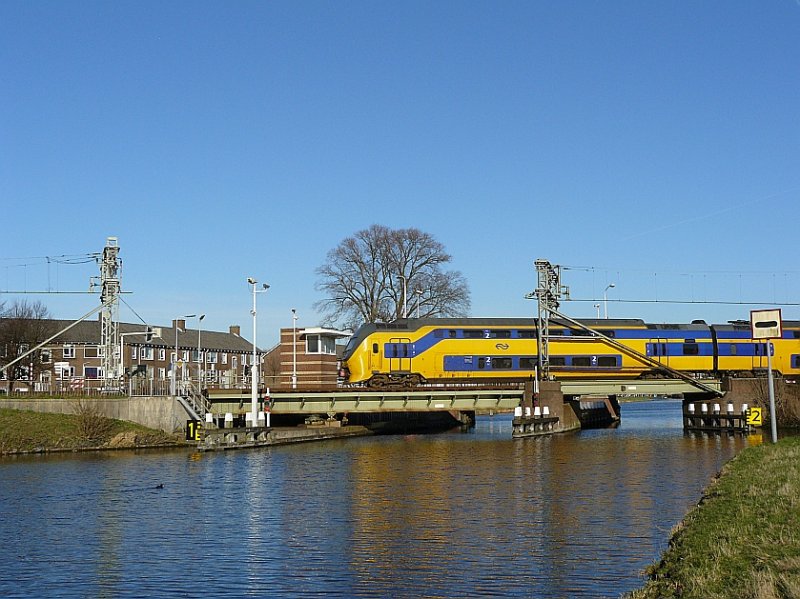 Rijn-Schiekanaalbr�cke in Leiden 16-02-2008.  