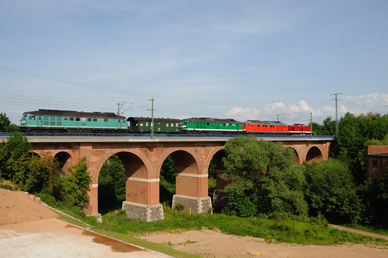 Lokzug auf dem Leubnitzer Viadukt  
