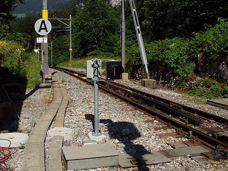 Brnigpass: hier wird auf Zahnstange ein- und ausgeklinkt, 21. Juni 2003