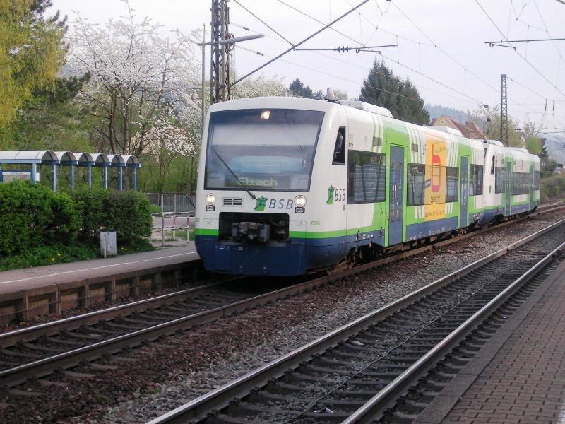 Breisgau-S-Bahn (BSB) Richtung Elzach.
(Gundelfingen (Breisgau), 12.04.2009) 