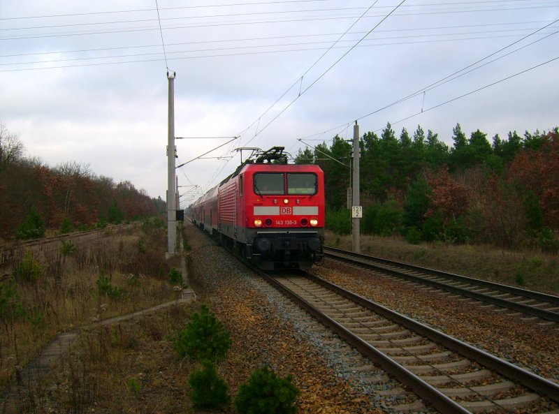 143 130 a RB from Wittenberg moves coming and stops