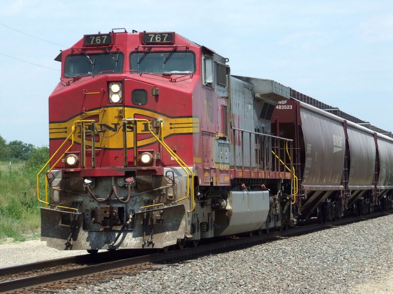 A BNSF Dash-9 in Santa Fe or old paint on