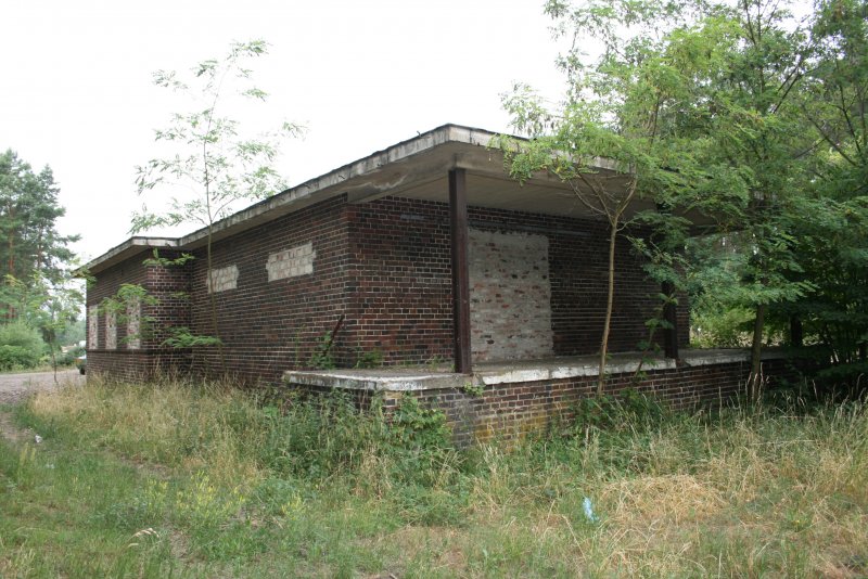 Railway Station, forecourt (automatically translated, Powered by Google) 