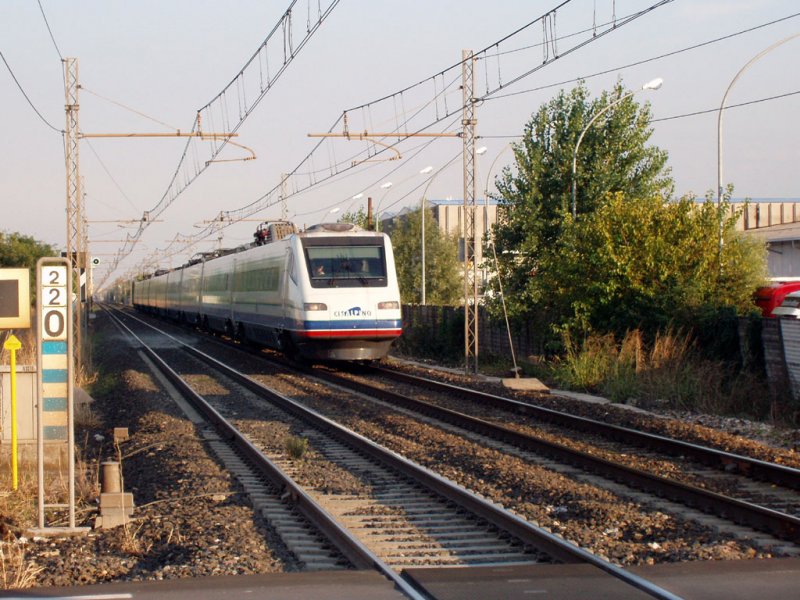 EC38 nach Genf durchf�hrt Bahnhof Mestrino. 29/09/07 