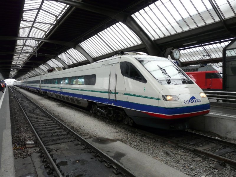 CISALPION - ETR 470 055 in the main station of