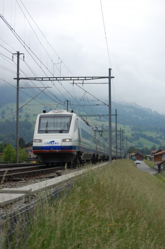 A Cisalpino on 05.06.2008 during the passage through Reichenbach (automatically