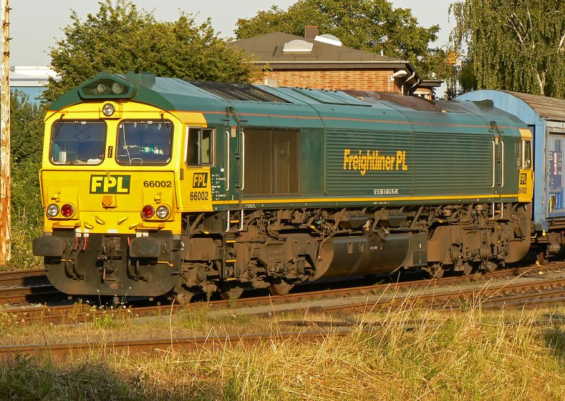 66002 , eine Class 66 der poln. Freigtliner PL steht