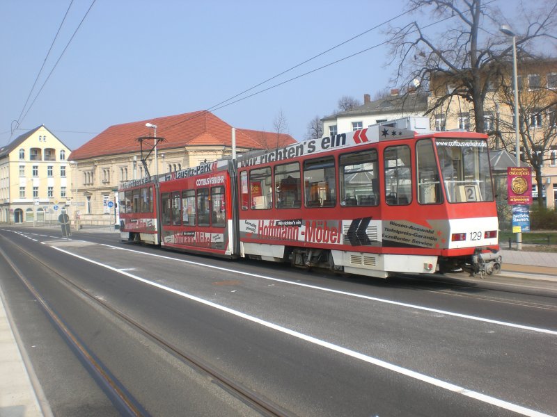 Stra�enbahnlinie 2 nach Str�bitz an der Haltestelle Marienstra�e/Busbahnhof. 