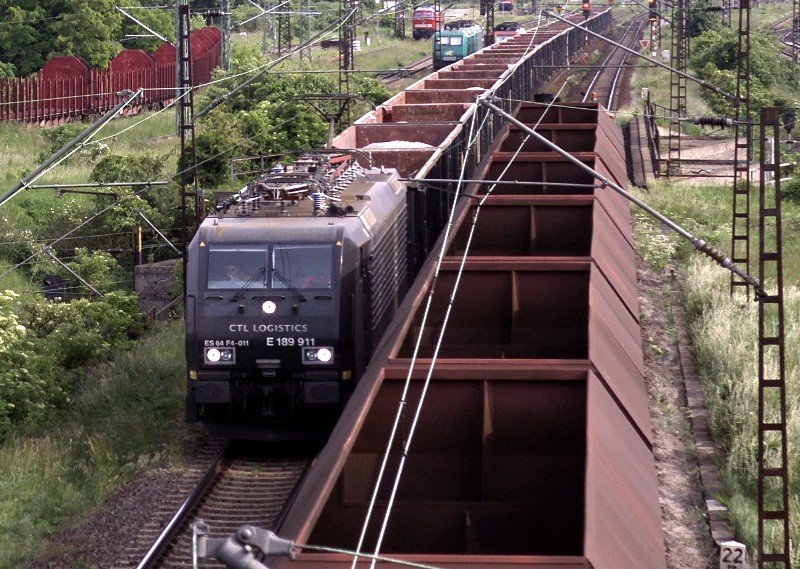 CTL 189 911 with a loaded with gravel Gz. met
