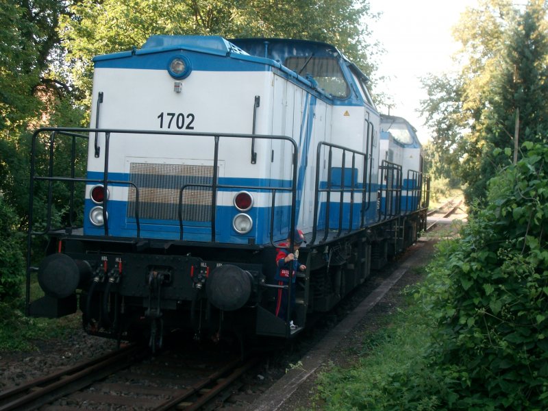 Here, 2 D & D locomotives (1701, 1702) in Bad