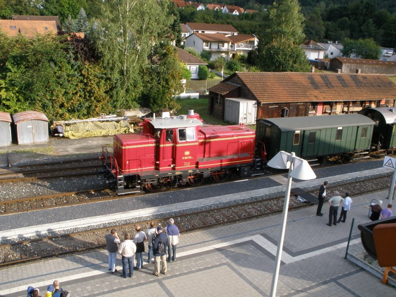 V 60 114 und Wagen 11 der DFS 