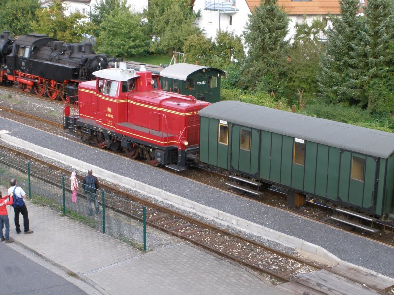 V 60 114 mit dem Bayrischen Packwagen der DFS im
