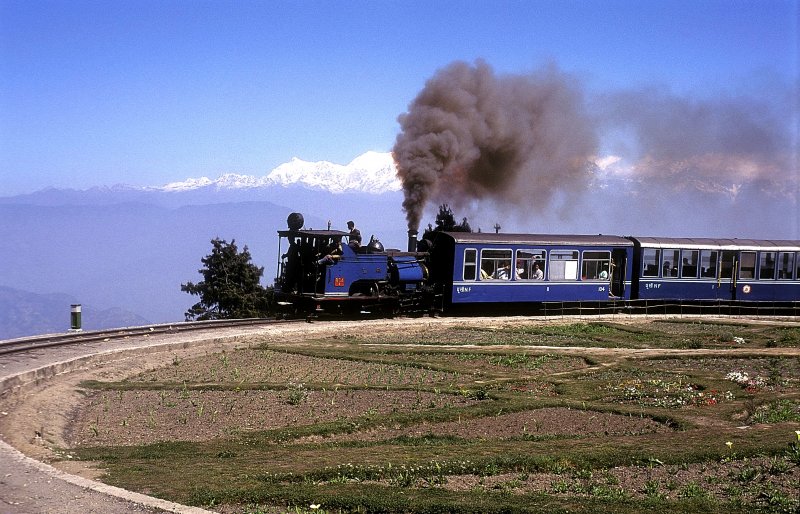 804 Batasia Loop 01.04.96 ( Im Hintergrund