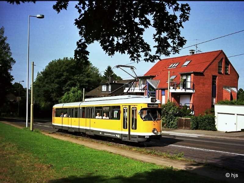 Das Bild zeigt den spter versteigerten Tw 252 am 1. September 1997 auf der Linie 110 beim Bismarckturm. 