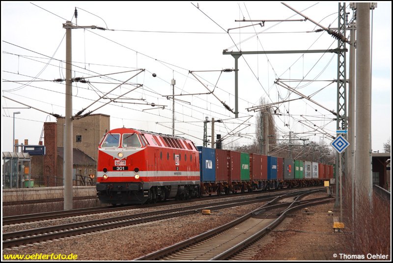 Das MEGUBoot mit der Nummer 301 braust am Nachmittag des 30.03.08 mit