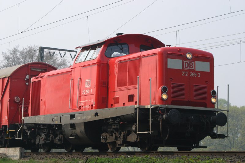 DB Services 212 265-3 mit Notfall Zug am 14.4.09 in Duisburg-Neudorf