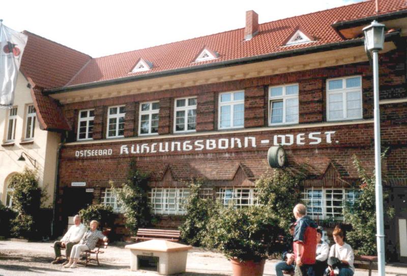 Der Bahnhof Khlungsborn-West als Endpunkt der Bderbahn  Molli  im August 2002.