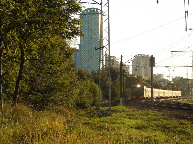 Der elektrische Zug ER2 auf den Wegen der Rigaer Richtung, Moskau 11.08.2007