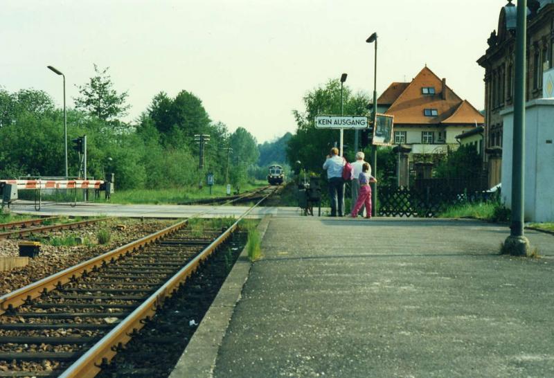 Der letzte Zug auf der Bliestalbahn kurz vor der Einfahrt Blieskastel.