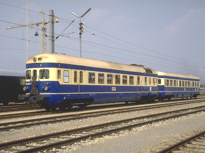 Der BB Dieseltriebzug der BR 4046 mit Steuerwagen 6546 (1954)war ebenfalls an der Jubilumsparade im September 1987 in Strasshof zugegen.(Archiv P.Walter)