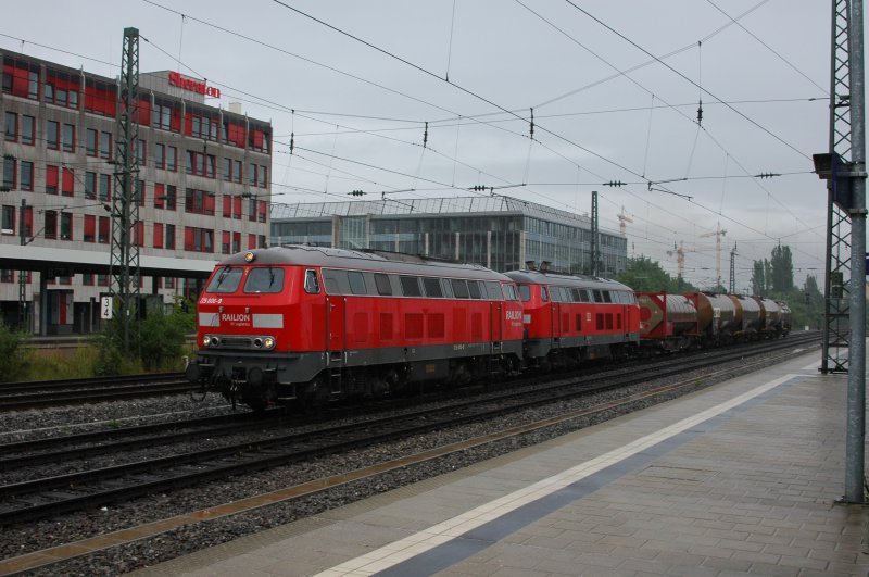 Der wohl krzeste Gterzug aus Mhldorf: 225 806 und ihre Schwester 805 am 12.06.08 mit dem 52682 nach Mnchen-Nord am Heimeranplatz