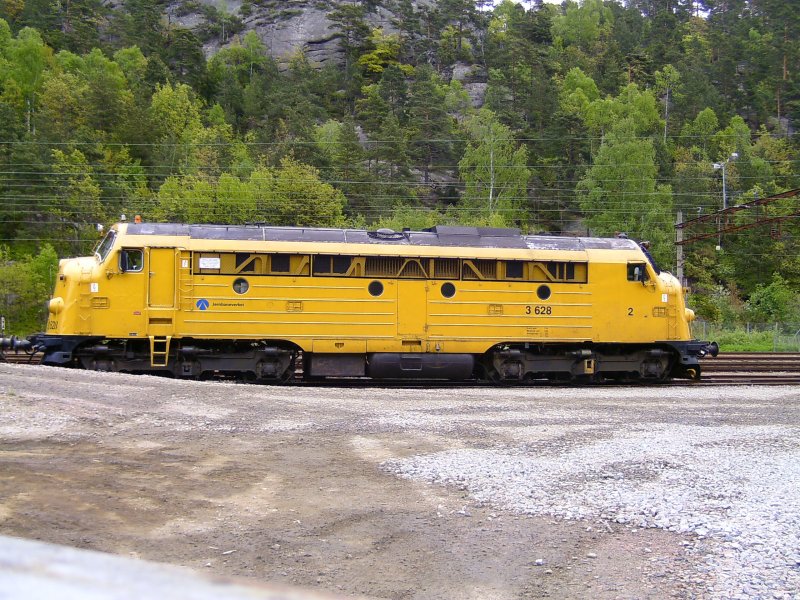 NOHAB Di3 628 von Jernbaneverket. Baujahr 1965. Aufgenommen am 17.05.2009