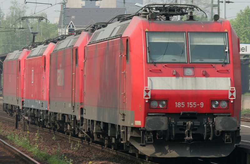 Die 185 155-9 bildete einen Teil des Lokzuges der Bonn Beuel am 14.04.2009 durchfuhr