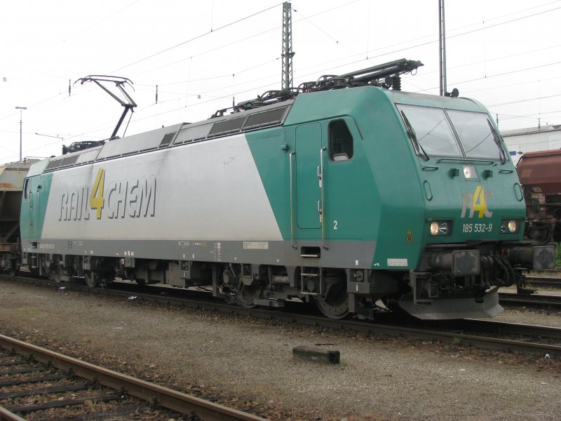 Die 185er von Rail 4 Chem am Rangierbahnhof Passau Abfahrbereit richtung Linz ebenfalls am 02.08.2008.