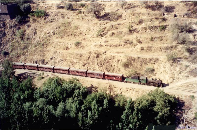 Die 1914 gebaute Deutsche Borsing Schmalspurlok auf einer Steigung im Barada Tal.