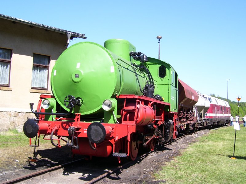 Die 1956 gebaute Fl B des VSE stand im Frhjahr 2007 vor dieser schnen Ganitur.